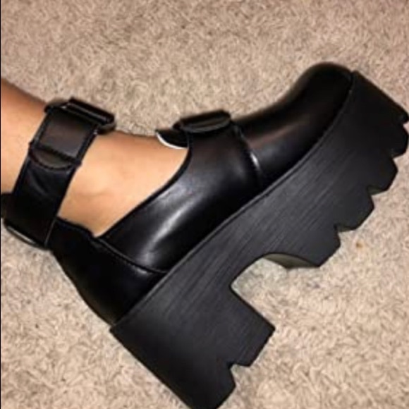 Chunky Heel Platform Mary Jane Styled Dress Shoes - Picture 6 of 7